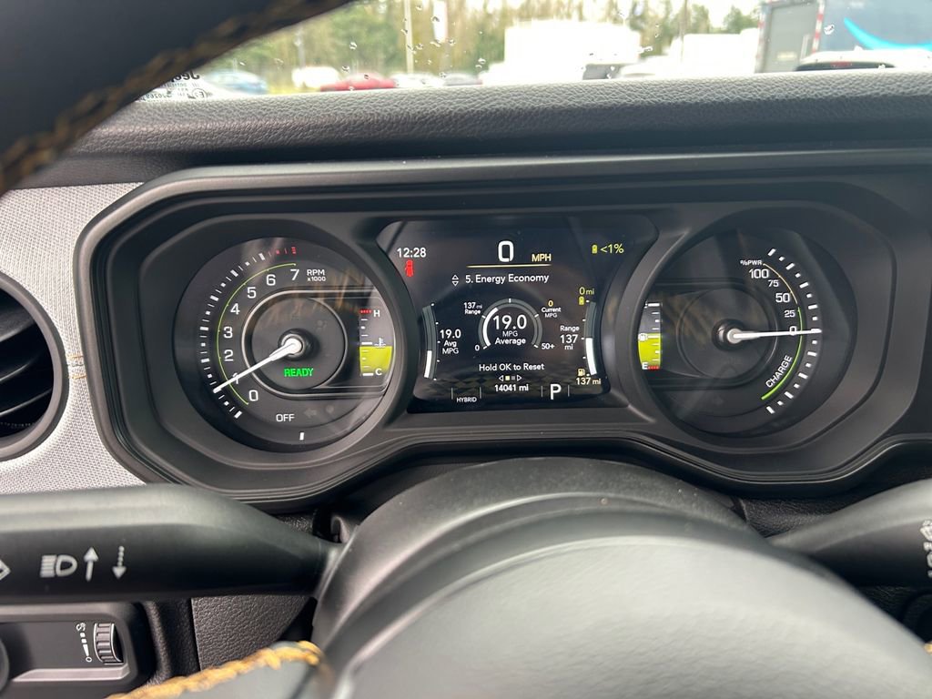 Used 2024 Jeep Wrangler Unlimited image 16