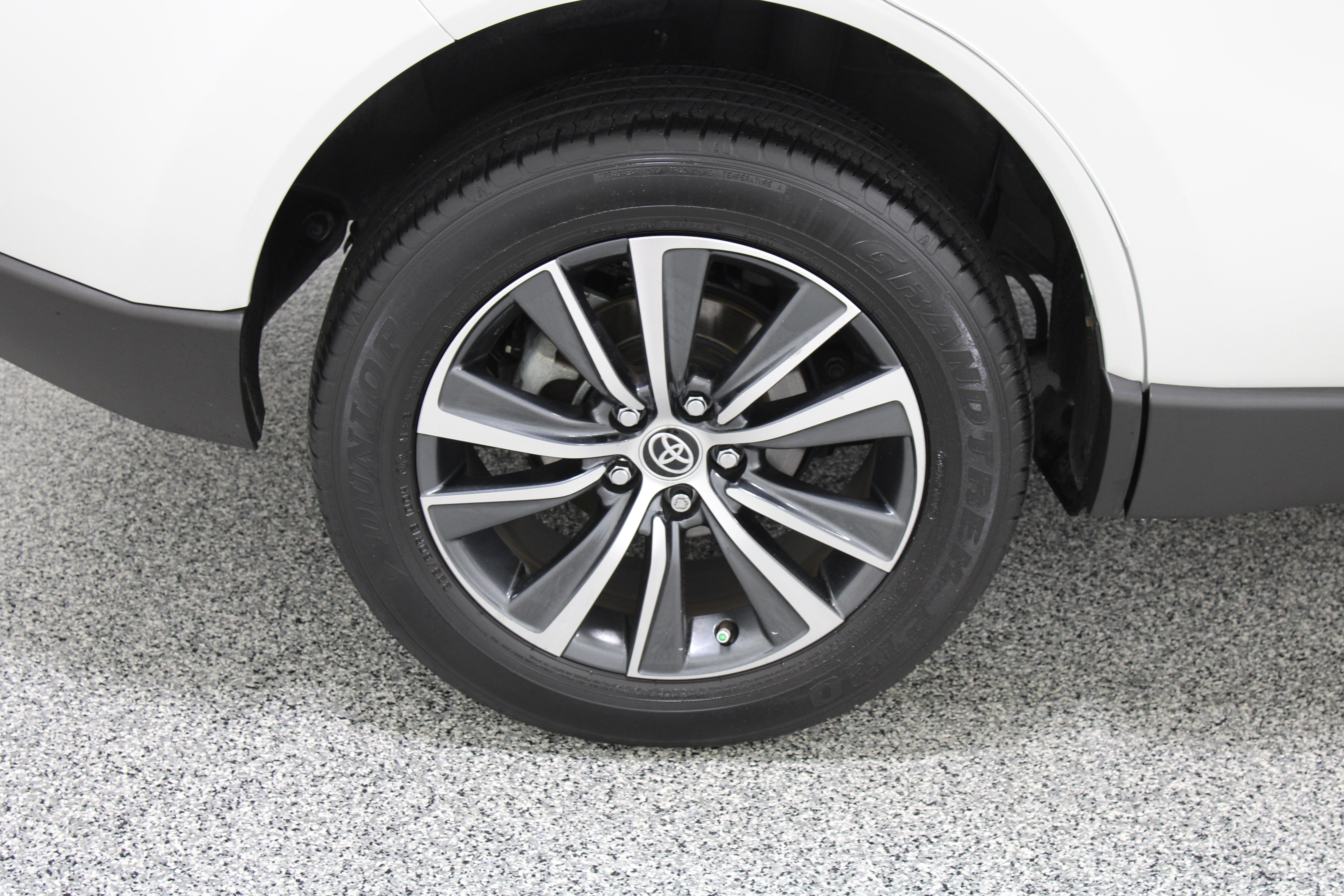 Certified 2023 Toyota Venza LE AWD/4WD image 6