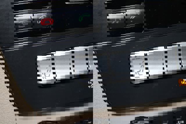 Used 2014 Mercedes-Benz C 300 4MATIC Sedan image 15