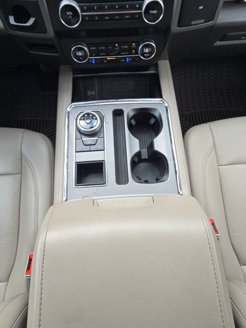 Used 2020 Ford Expedition XLT w/ Equipment Group 202A RWD image 43