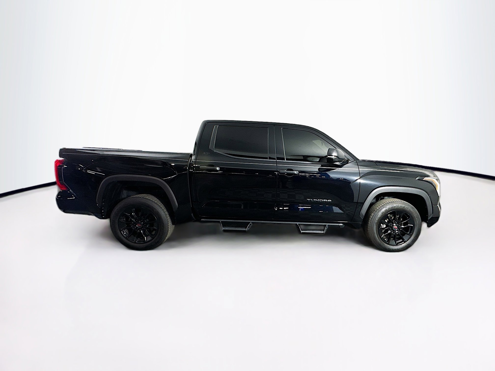 Used 2023 Toyota Tundra SR5 w/ SR5 Convenience Package AWD/4WD image 10