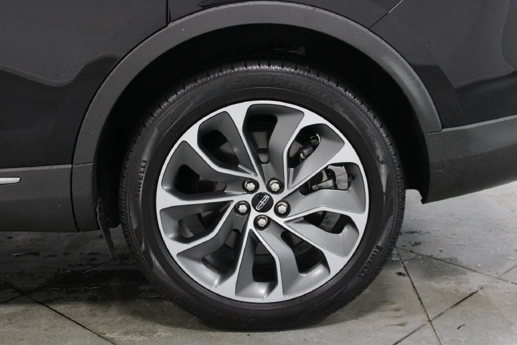 Used 2023 Lincoln Nautilus Reserve AWD/4WD image 16