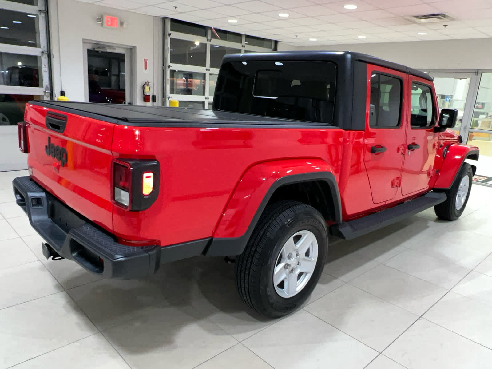 Used 2022 Jeep Gladiator Sport AWD/4WD image 10