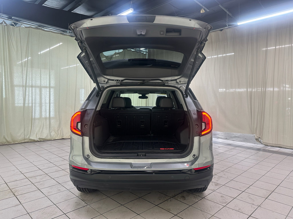 Certified 2023 GMC Terrain SLT w/ Infotainment Package II AWD/4WD image 11