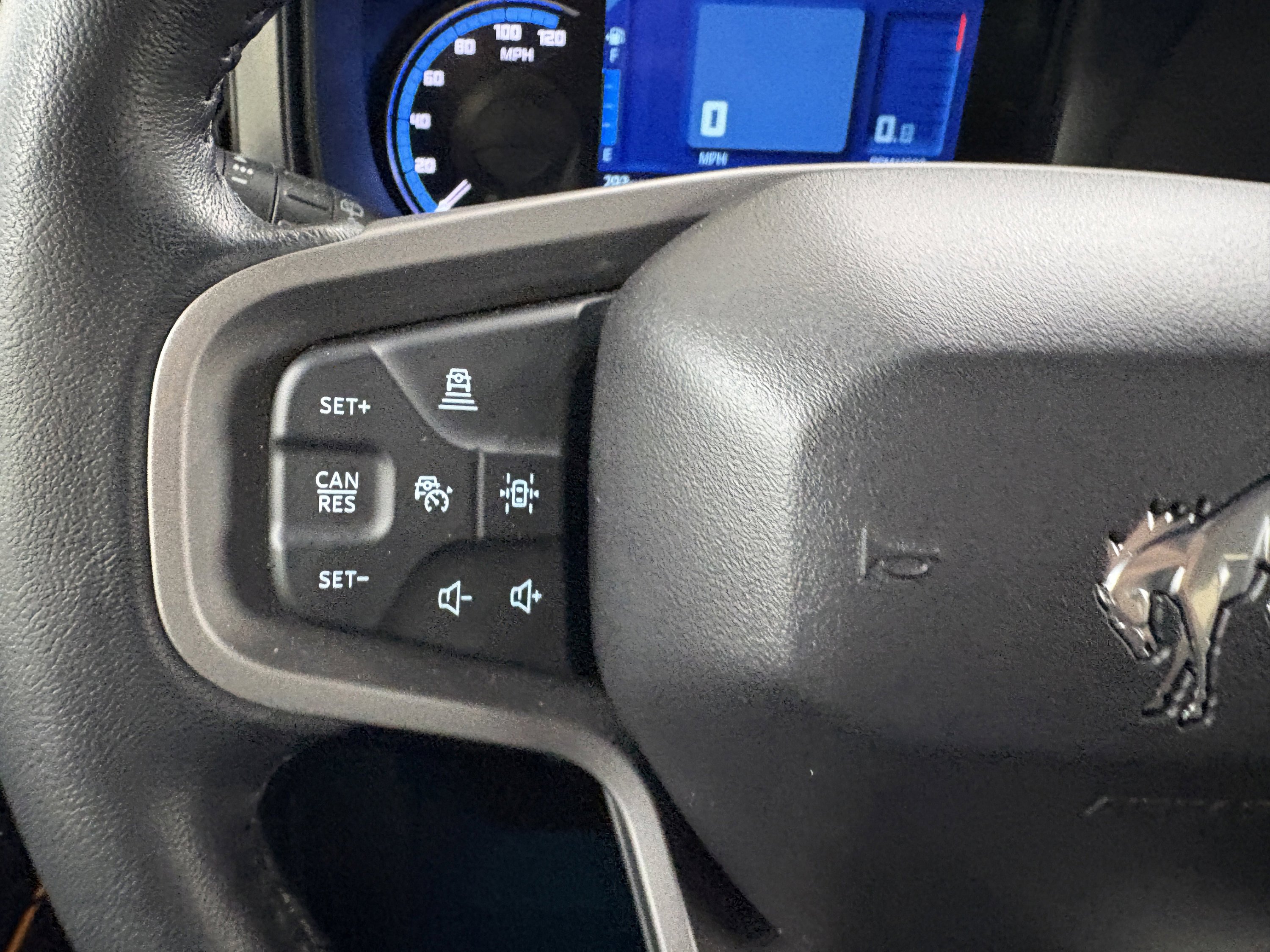 Used 2023 Ford Bronco Badlands image 33