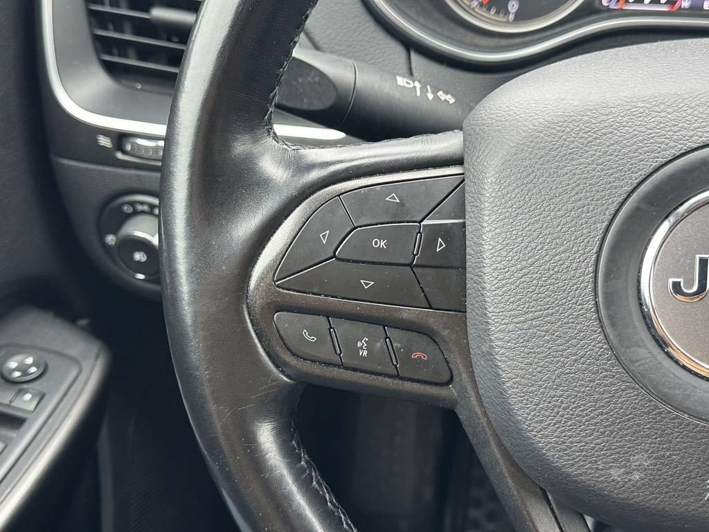Used 2020 Jeep Cherokee Trailhawk w/ Cold Weather Group AWD/4WD image 22