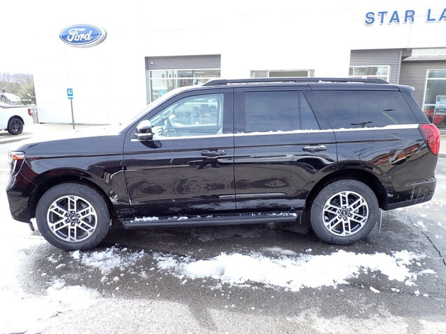 New 2026 Ford Expedition Active image 2