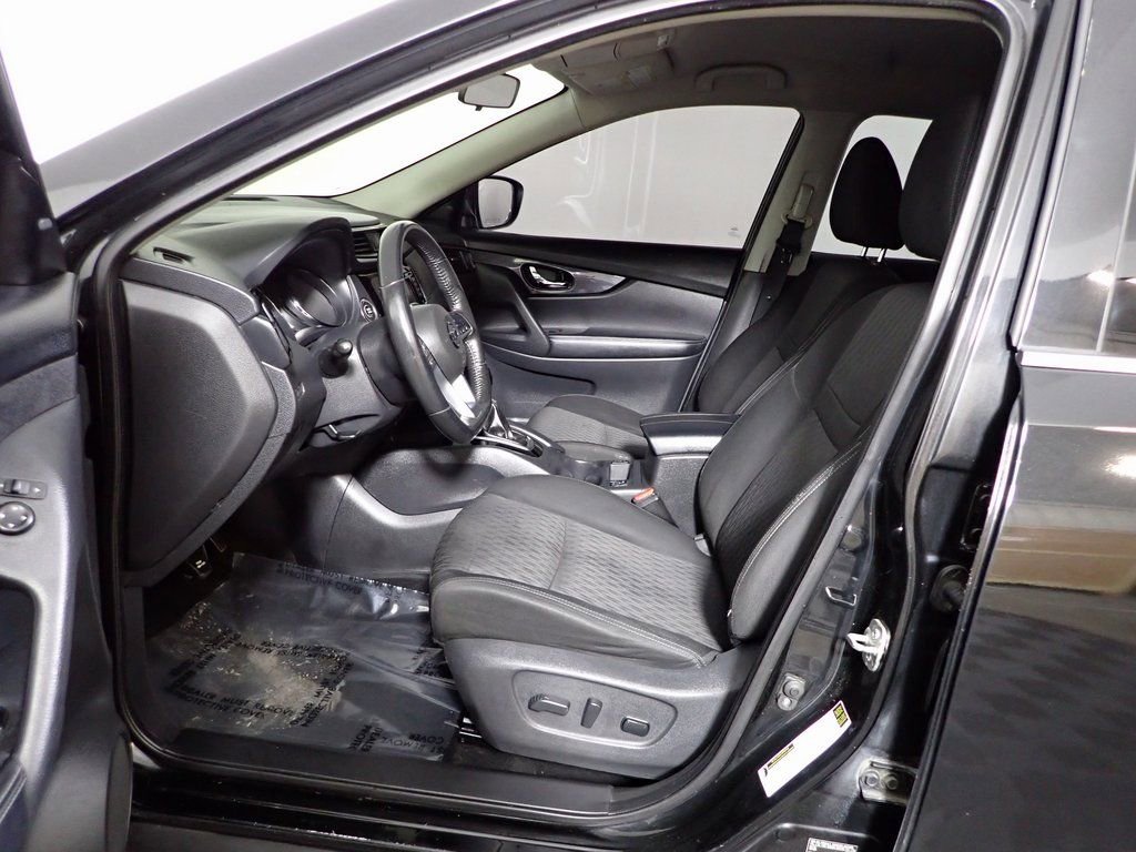 Used 2020 Nissan Rogue SV image 24