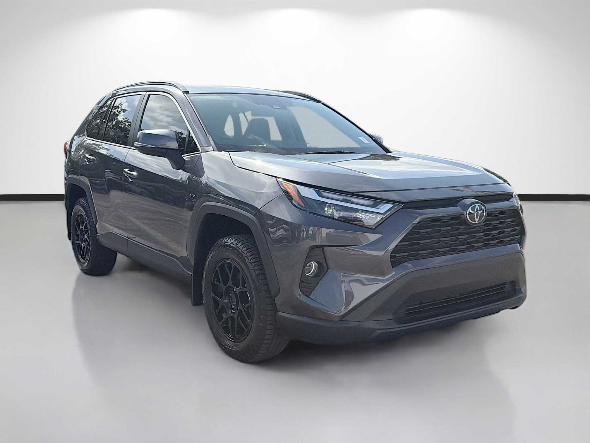 Used 2025 Toyota RAV4 XLE w/ Convenience Package AWD/4WD image 1