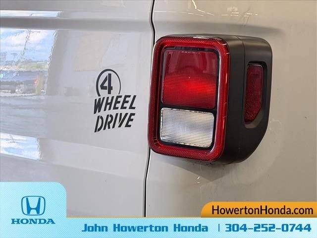Used 2022 Jeep Gladiator Sport AWD/4WD image 12