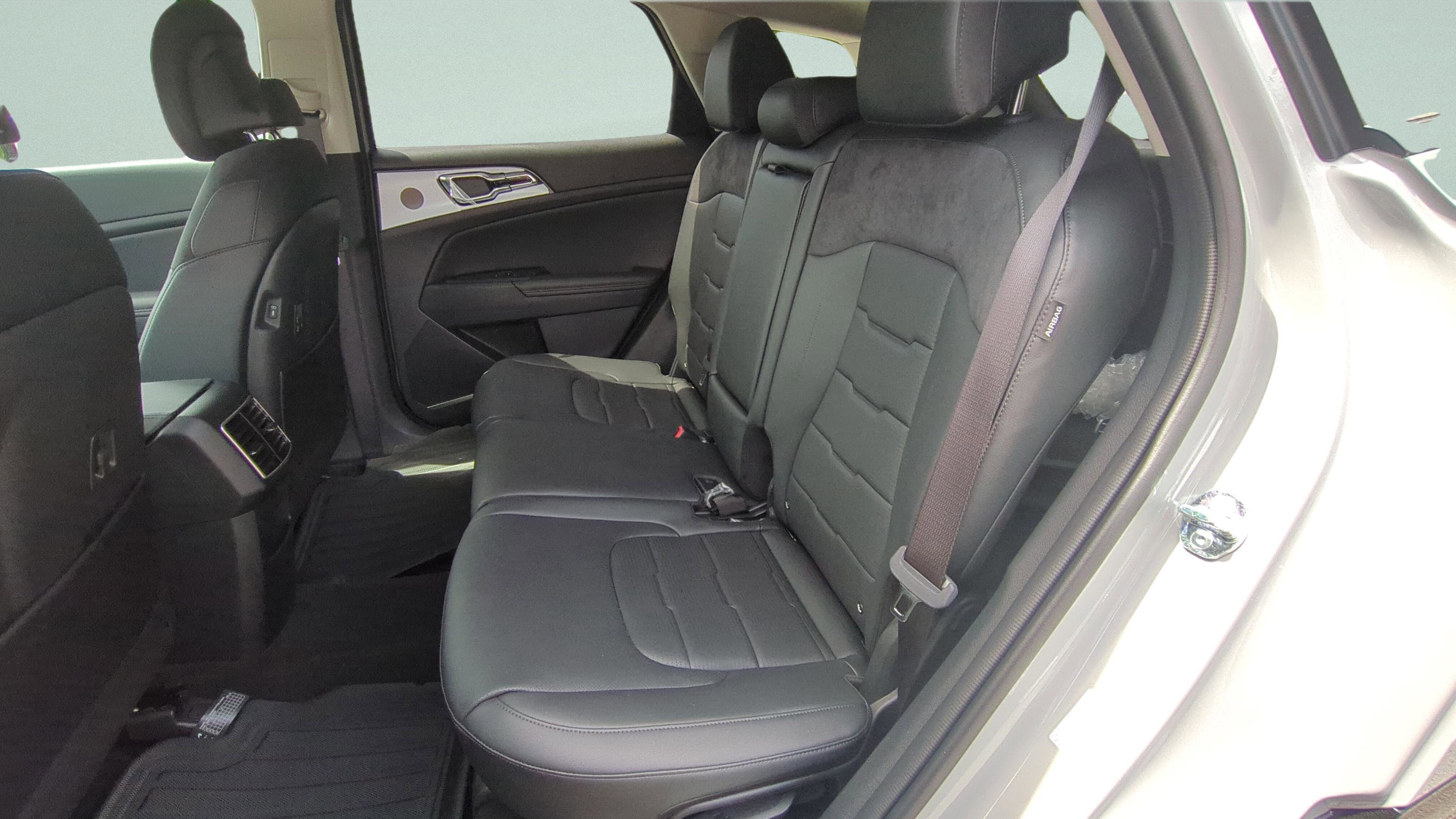 New 2026 Kia Sportage SX FWD image 9