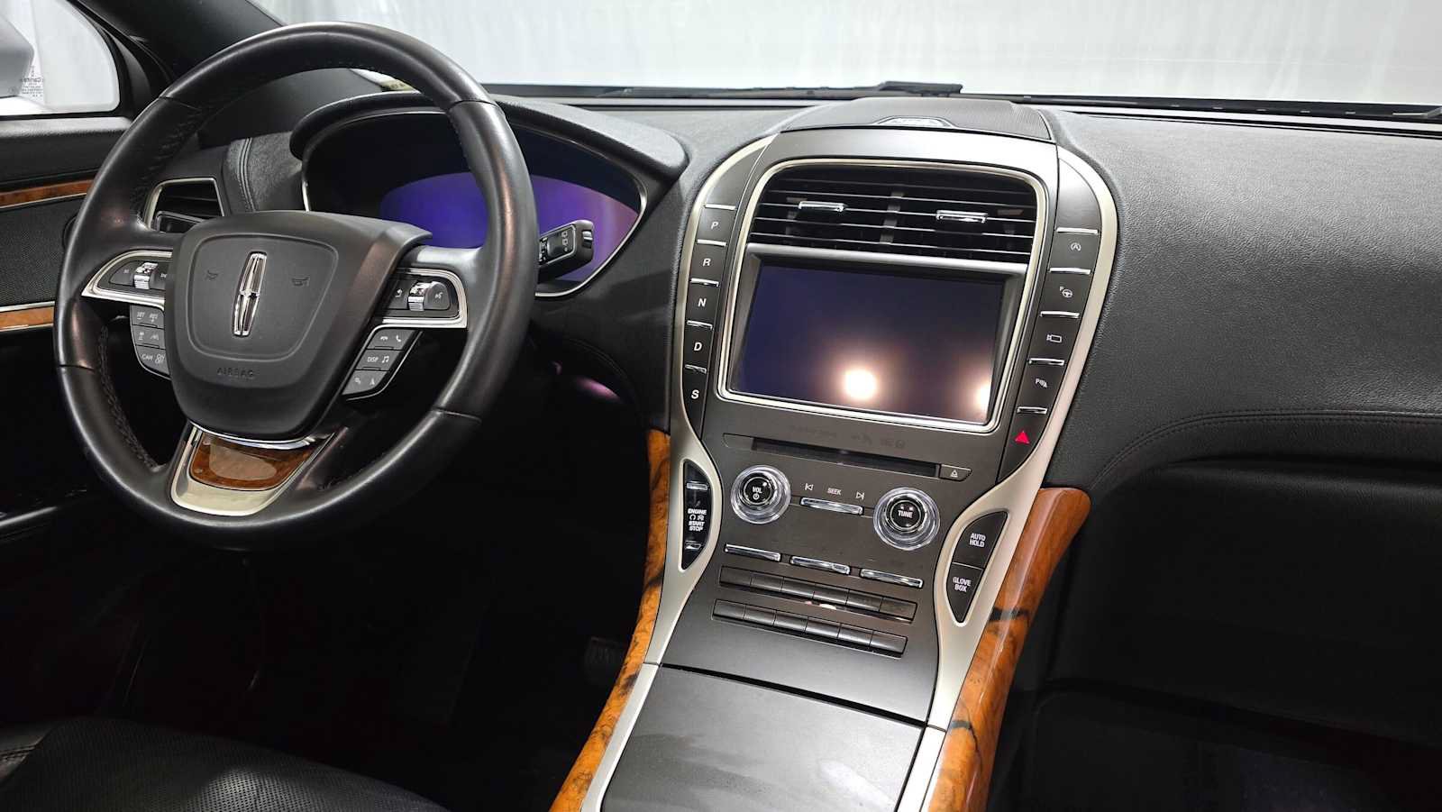 Used 2020 Lincoln Nautilus Reserve FWD image 11