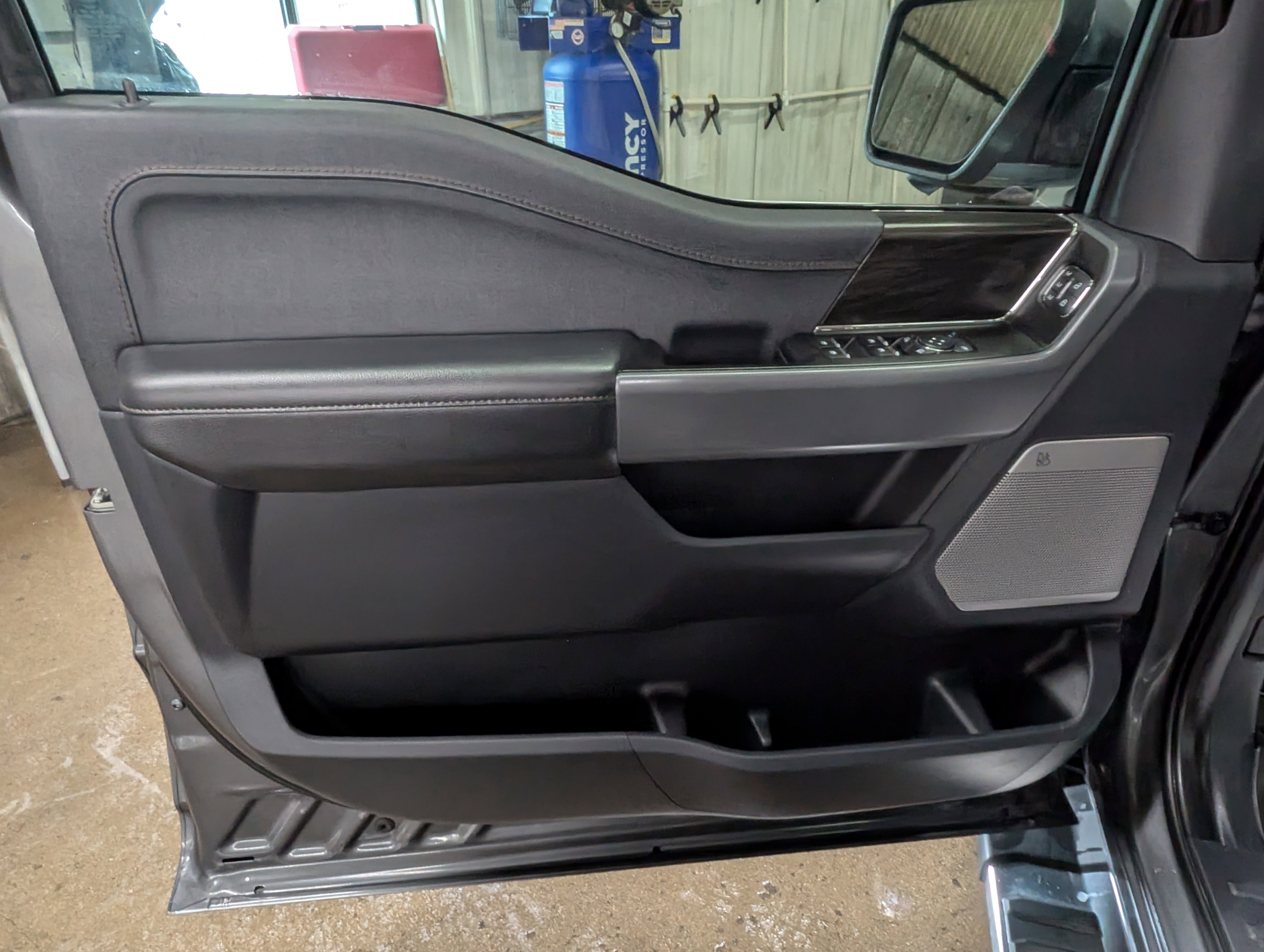 Used 2024 Ford F150 Lariat w/ Tow/Haul Package image 14