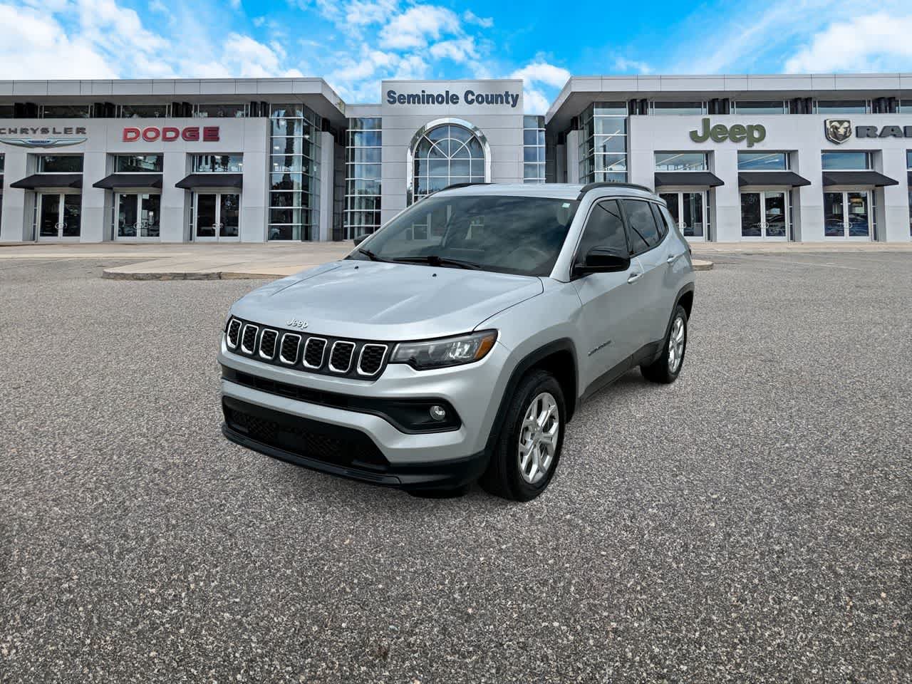 Certified 2024 Jeep Compass Latitude AWD/4WD image 4