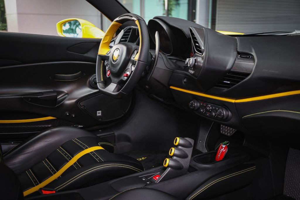 Used 2019 Ferrari 488 Pista Coupe RWD image 41