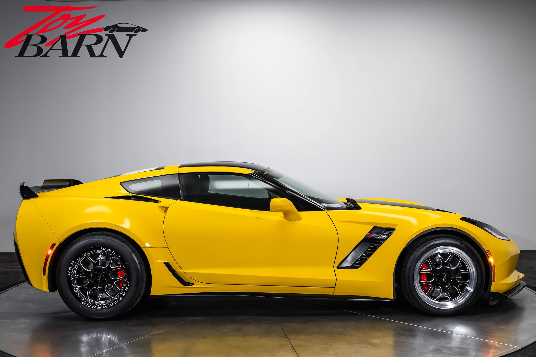 Used 2015 Chevrolet Corvette Z06 w/ 2LZ Preferred Equipment Group RWD image 14