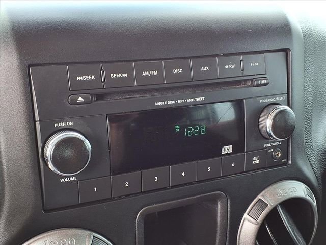 Used 2018 Jeep Wrangler Sport image 12