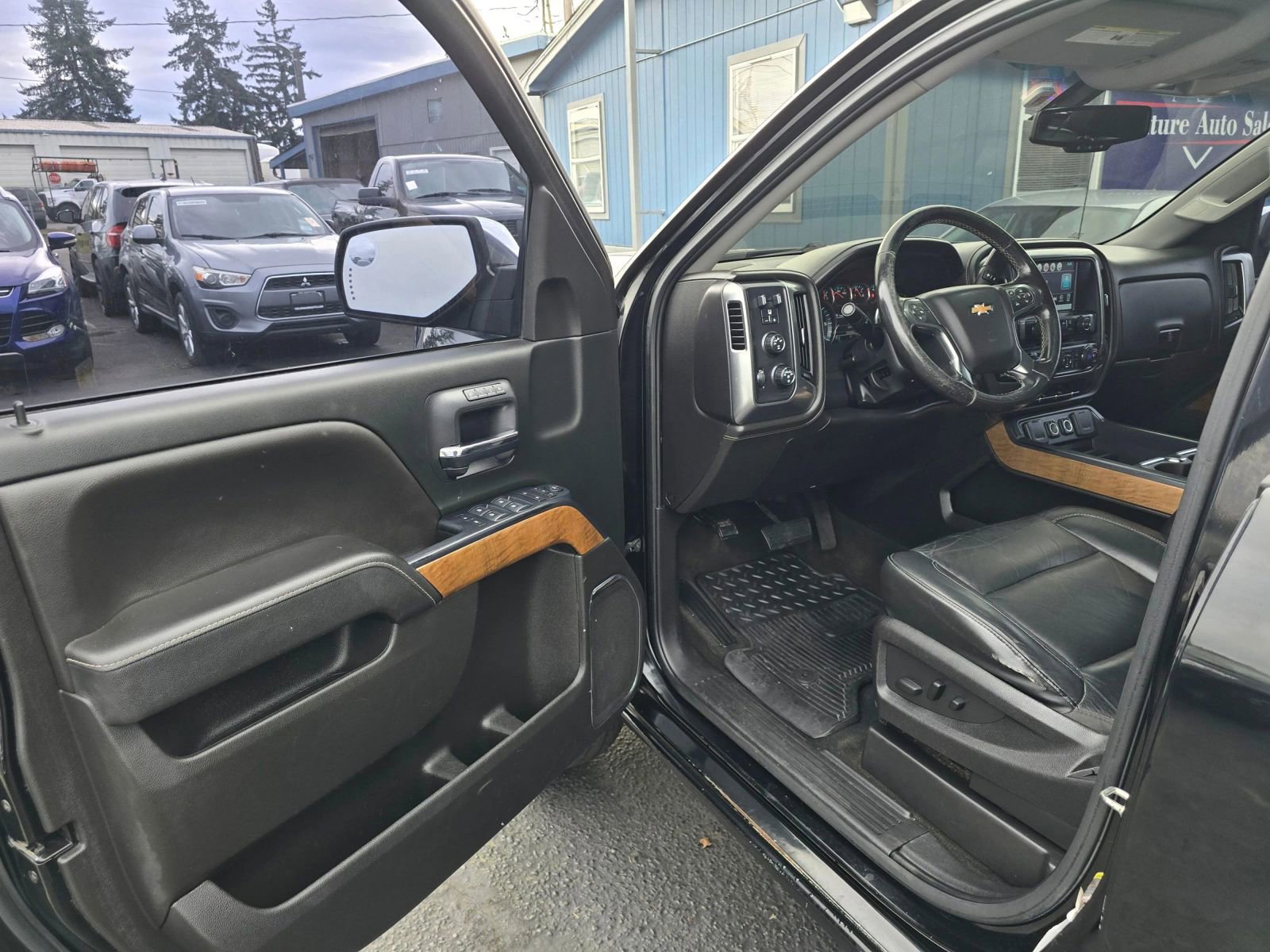 Used 2016 Chevrolet Silverado 1500 LTZ AWD/4WD image 18