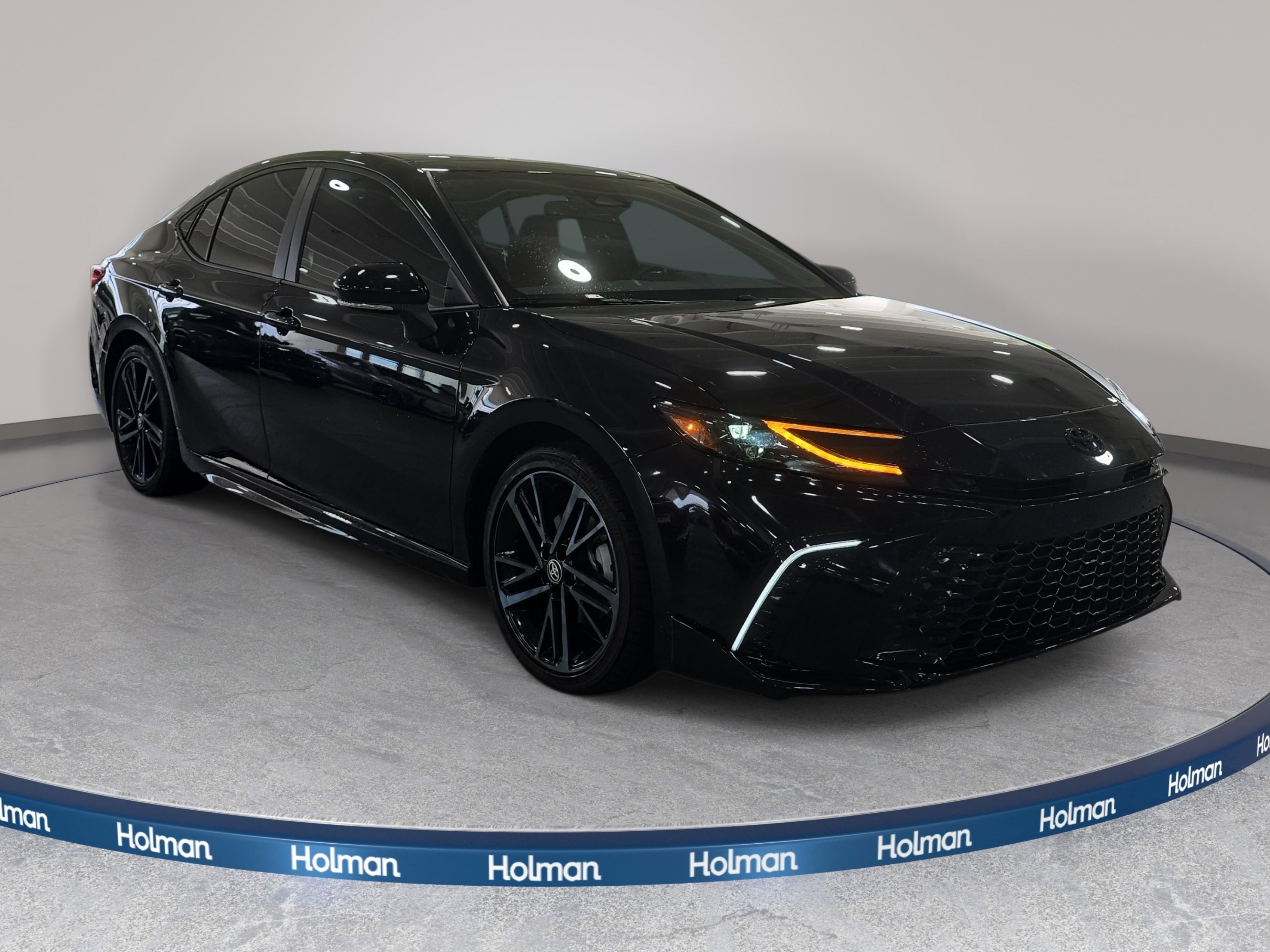 Used 2026 Toyota Camry XSE FWD image 3