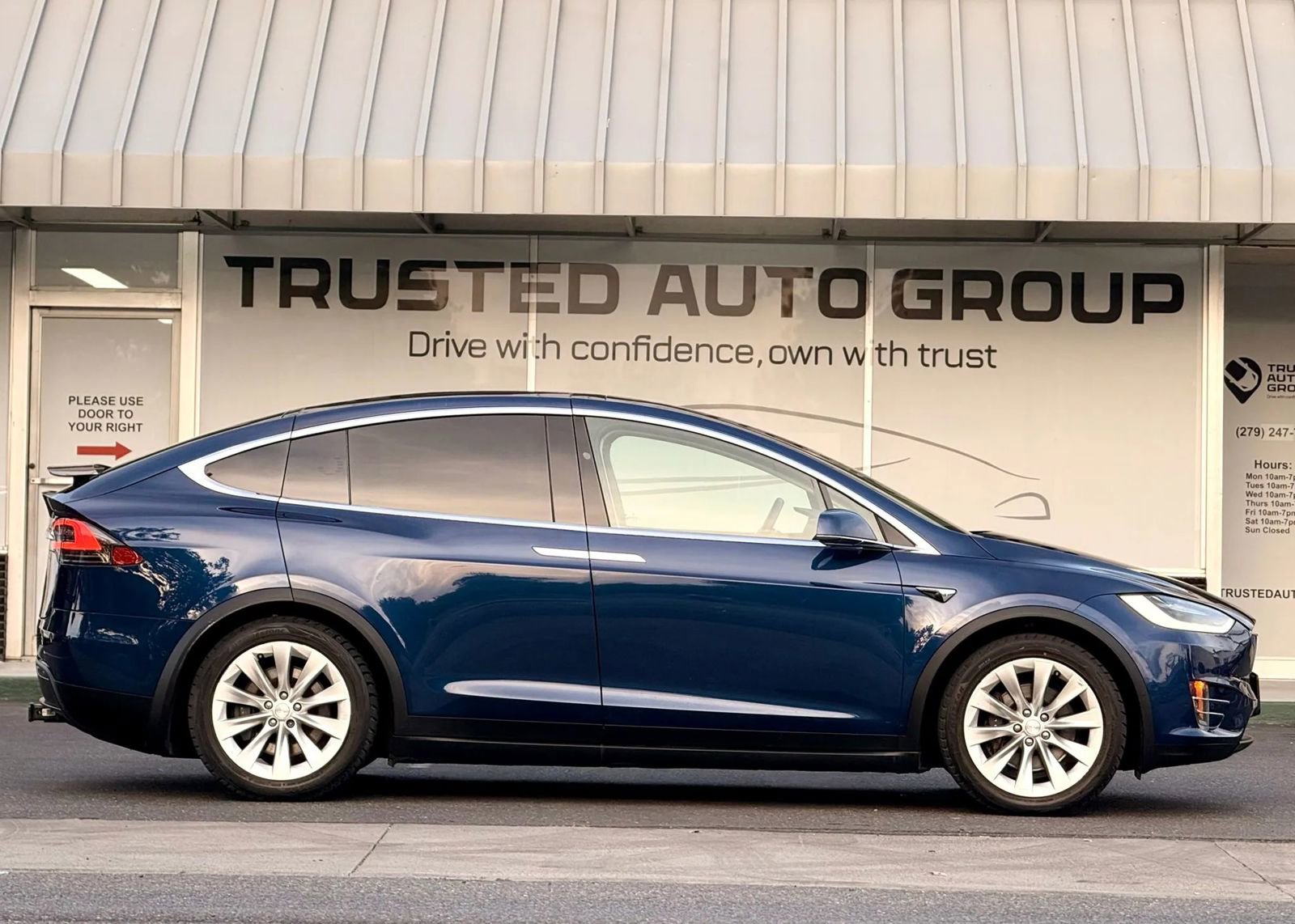 Used 2017 Tesla Model X 100D AWD/4WD image 5