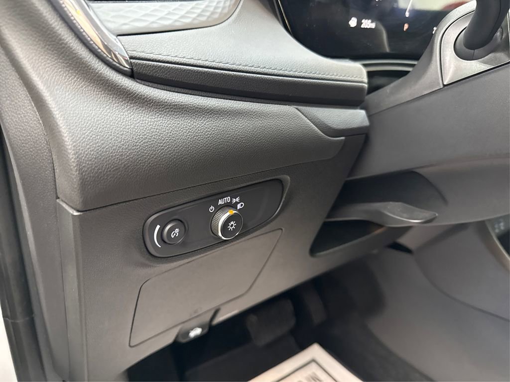 Used 2025 Buick Encore GX Preferred image 36