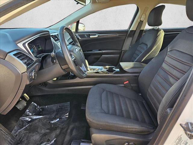 Used 2016 Ford Fusion SE FWD image 21