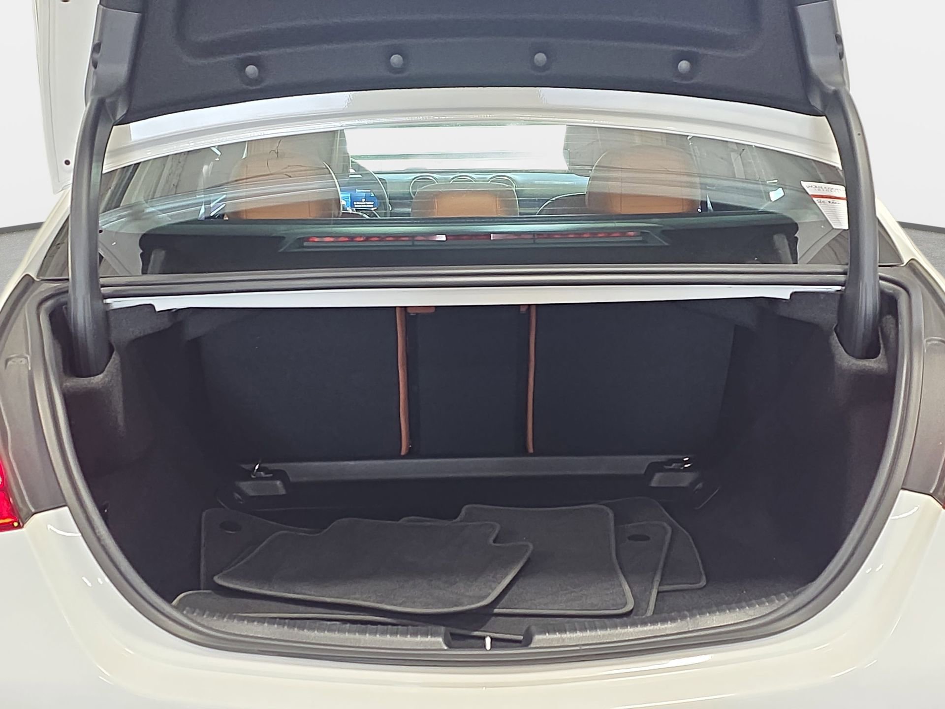 Used 2025 Mercedes-Benz C 300 Sedan image 12