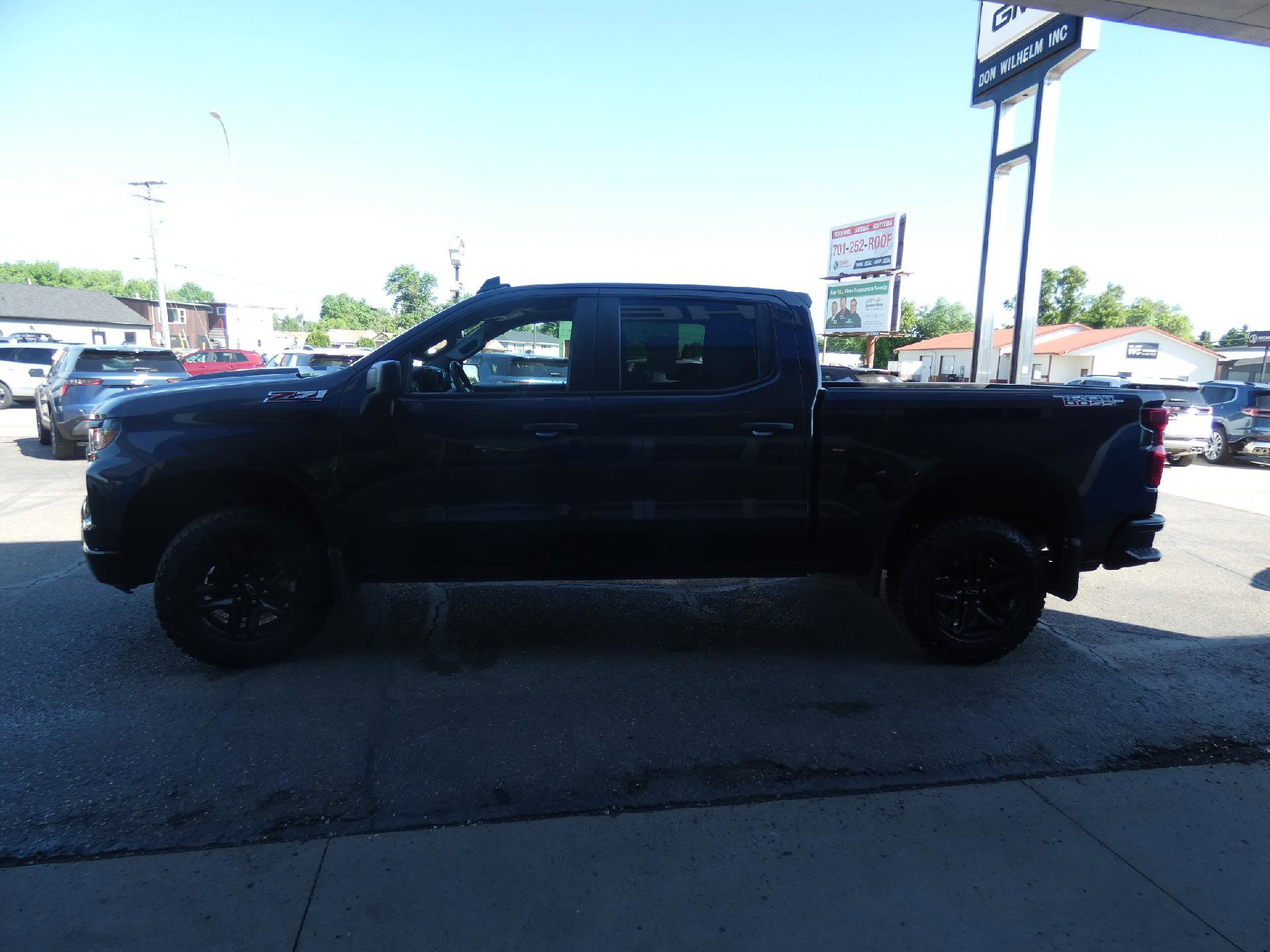 Used 2023 Chevrolet Silverado 1500 Custom Trail Boss AWD/4WD image 10
