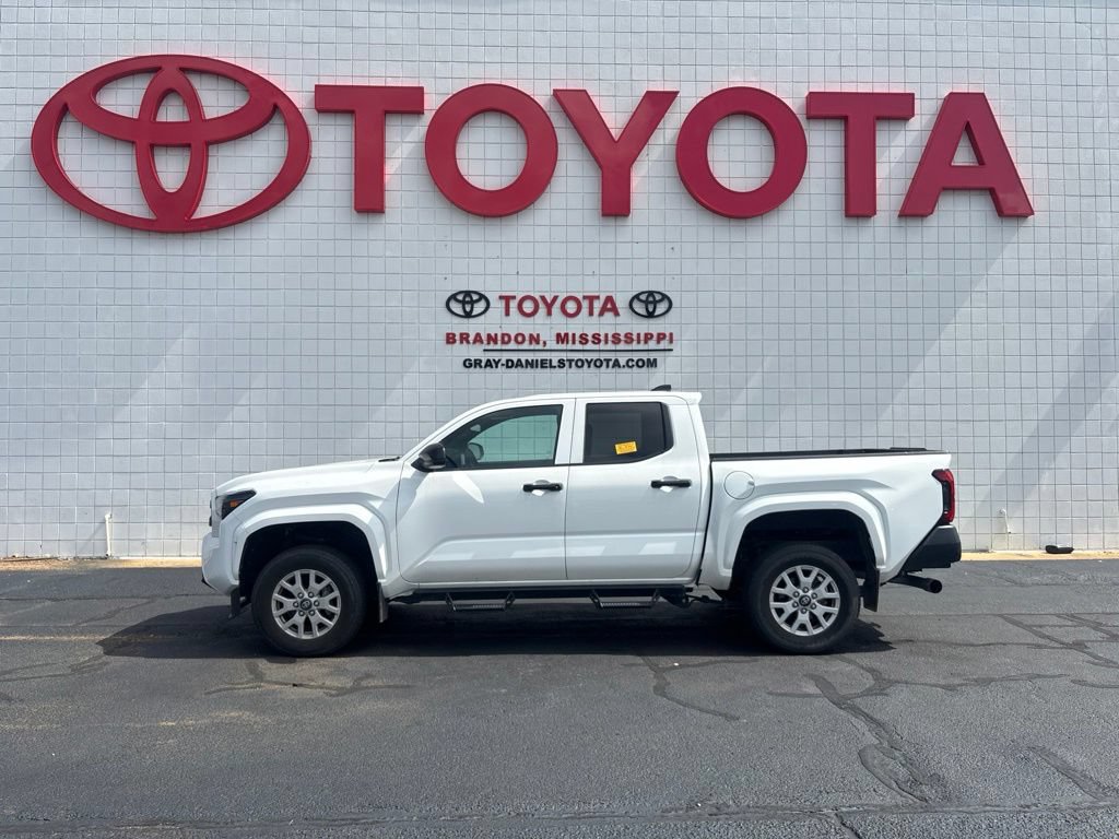 Used 2024 Toyota Tacoma SR RWD image 5