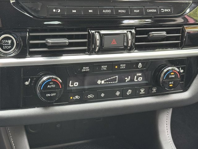 Used 2024 Nissan Pathfinder SL AWD/4WD image 15