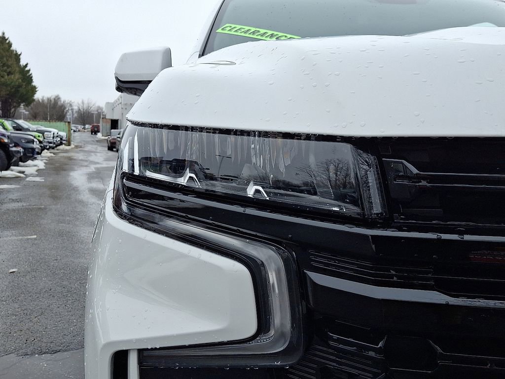 Used 2024 Chevrolet Tahoe Z71 w/ Luxury Package image 9