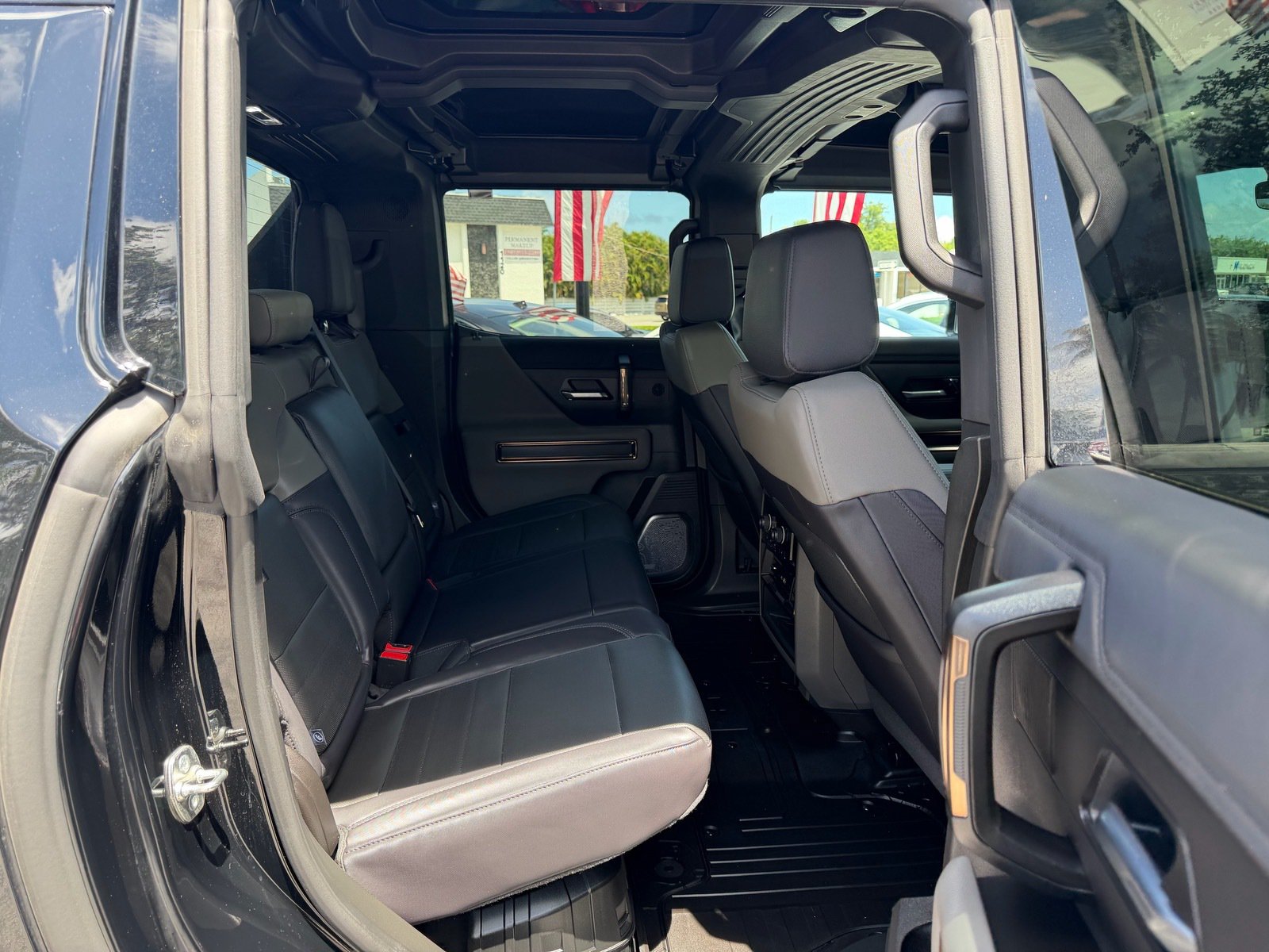 Used 2025 GMC Hummer EV 2X AWD/4WD image 17
