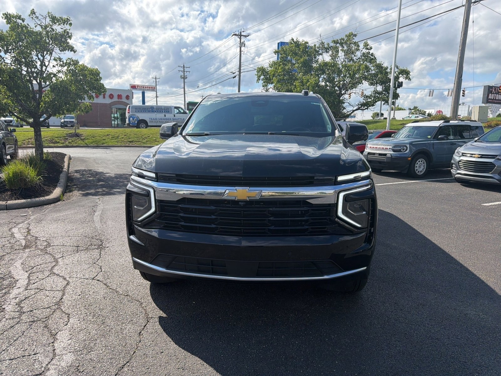 Used 2026 Chevrolet Suburban LS AWD/4WD image 3