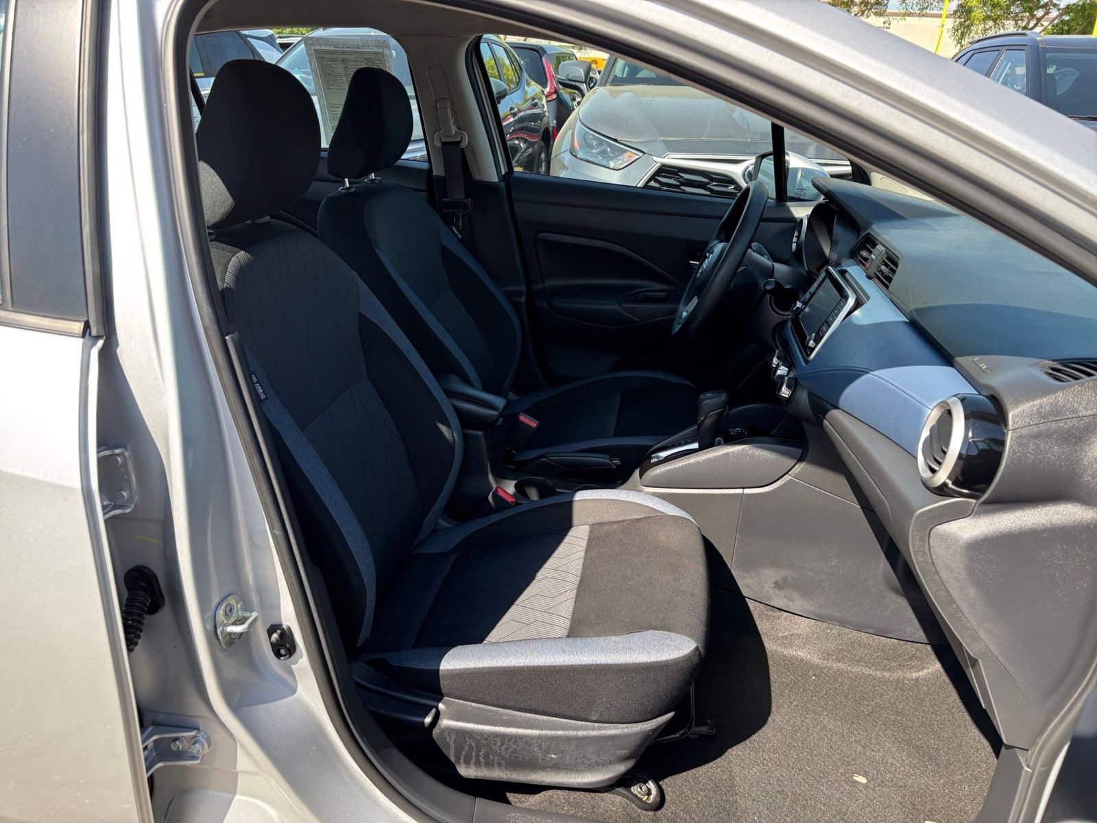 Used 2025 Nissan Versa SV image 34