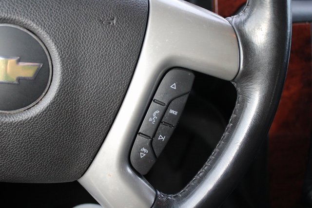 Used 2014 Chevrolet Suburban LT w/ Luxury Package image 11