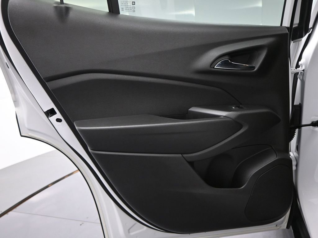 Used 2024 Chevrolet Trax RS w/ Sunroof Package image 16