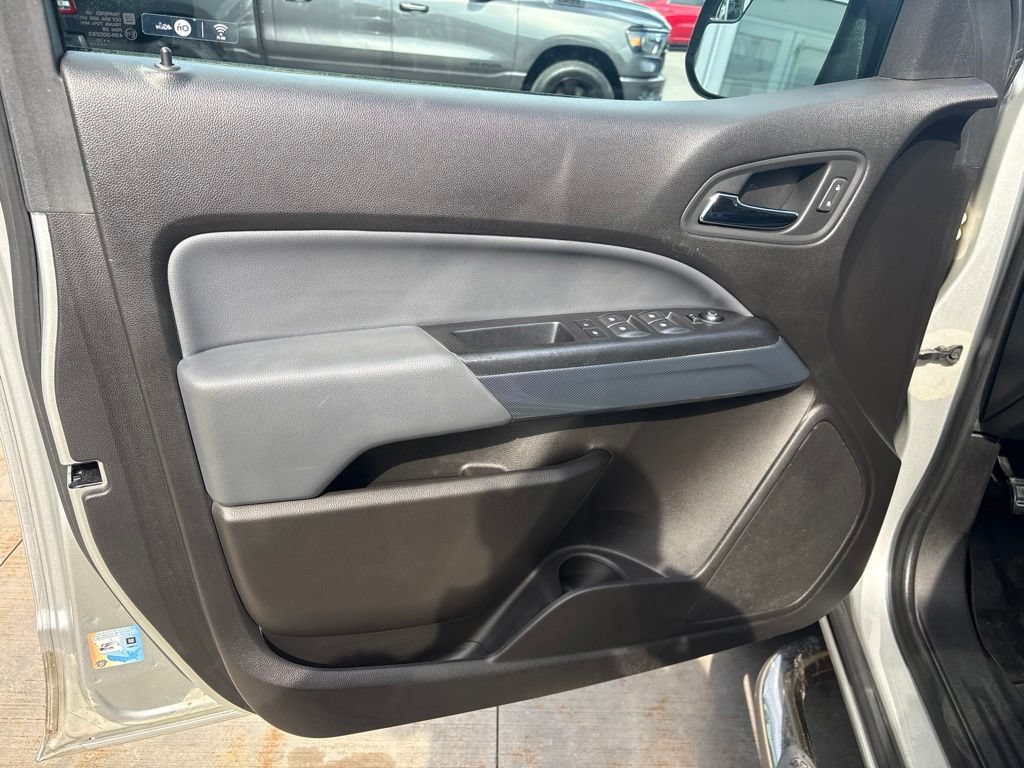 Used 2017 Chevrolet Colorado Z71 AWD/4WD image 18