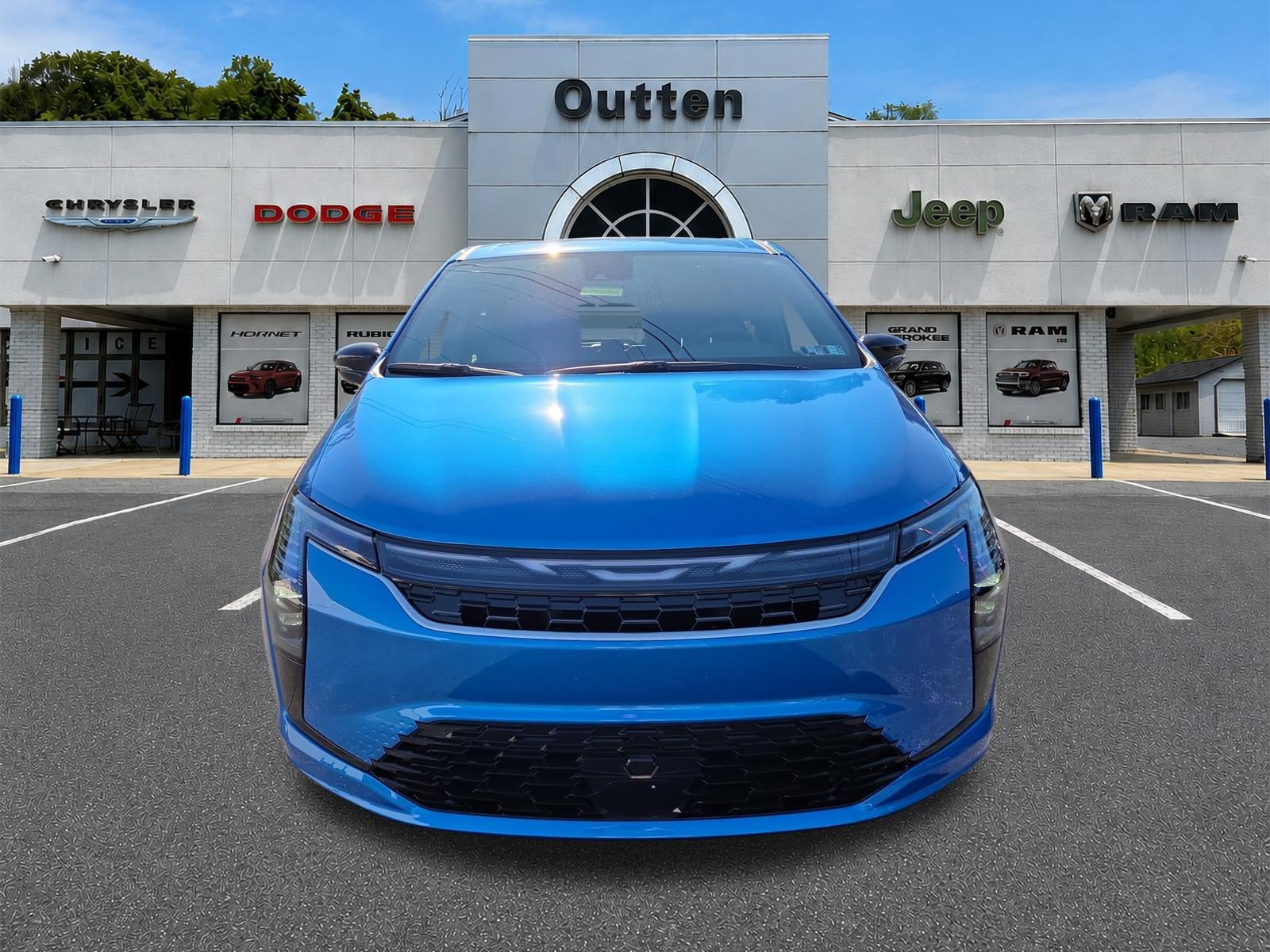 New 2027 Chrysler Pacifica Select FWD image 7