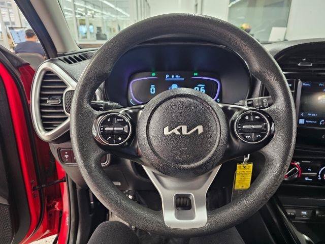 Used 2023 Kia Soul LX FWD image 15