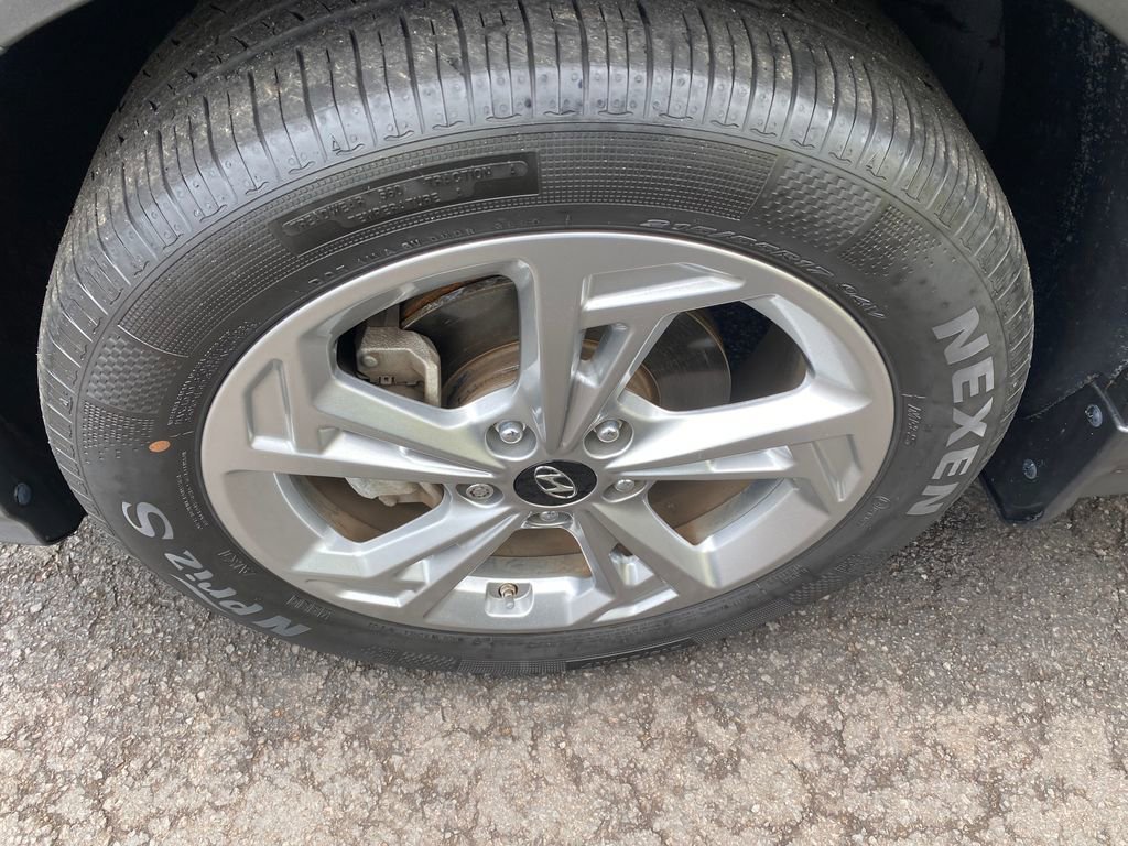 Used 2022 Hyundai Kona SEL FWD image 9