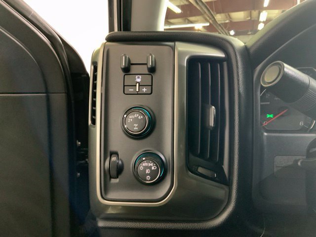 Used 2018 Chevrolet Silverado 1500 LT w/ All Star Edition AWD/4WD image 24