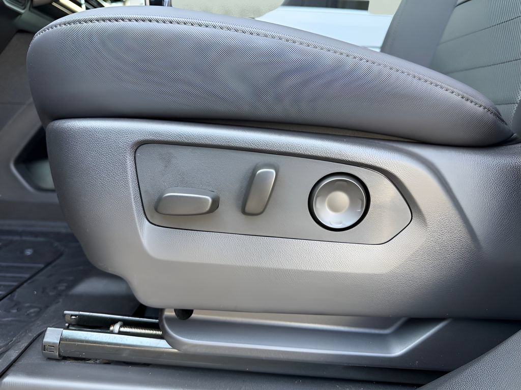 Used 2025 GMC Hummer EV 2X AWD/4WD image 12