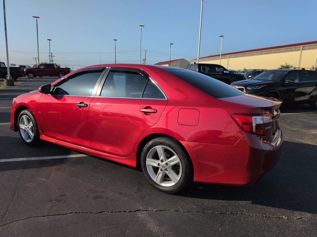 Used 2013 Toyota Camry SE FWD image 4