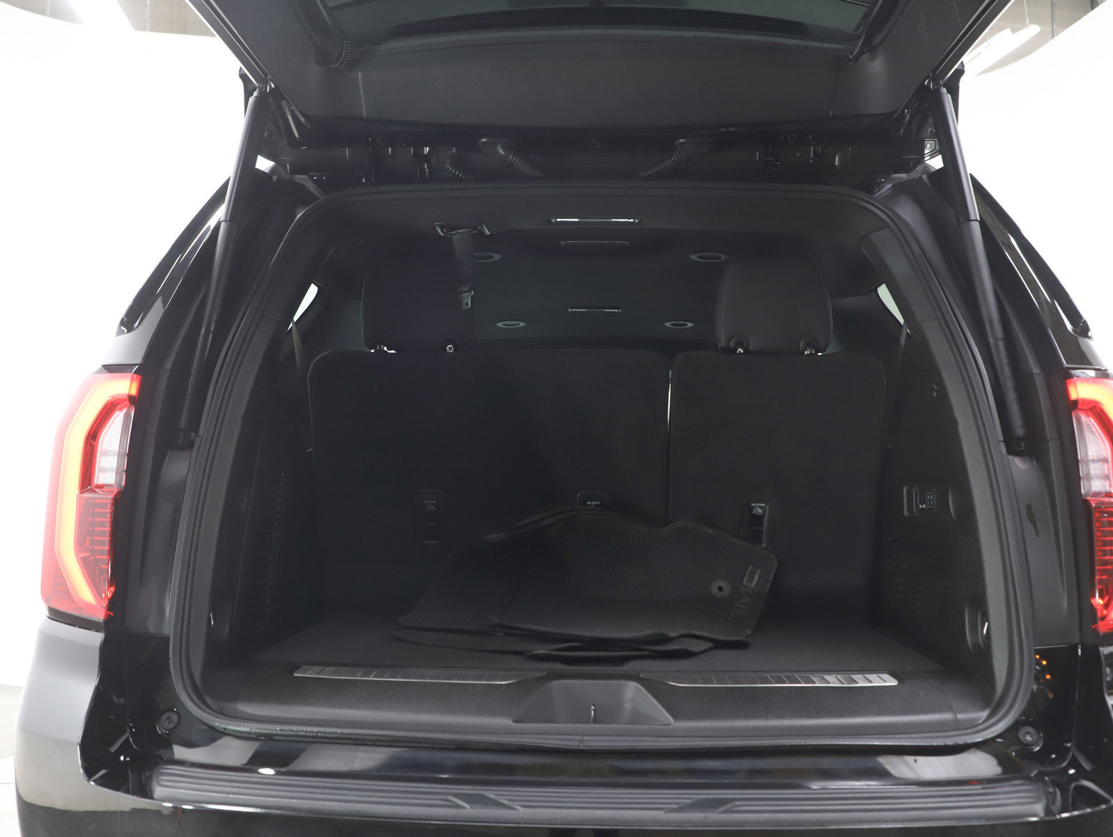 Used 2025 GMC Yukon Denali AWD/4WD image 19