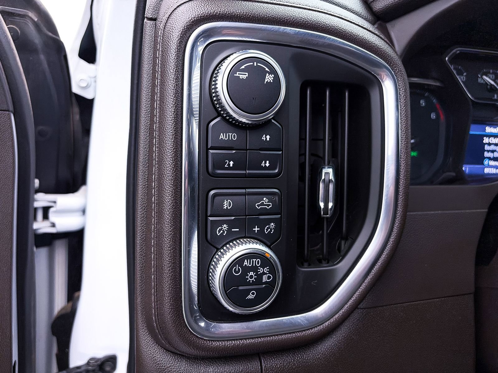 Used 2019 GMC Sierra 1500 SLT AWD/4WD image 4