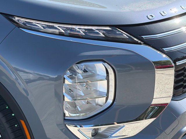 New 2026 Mitsubishi Outlander SE FWD image 9