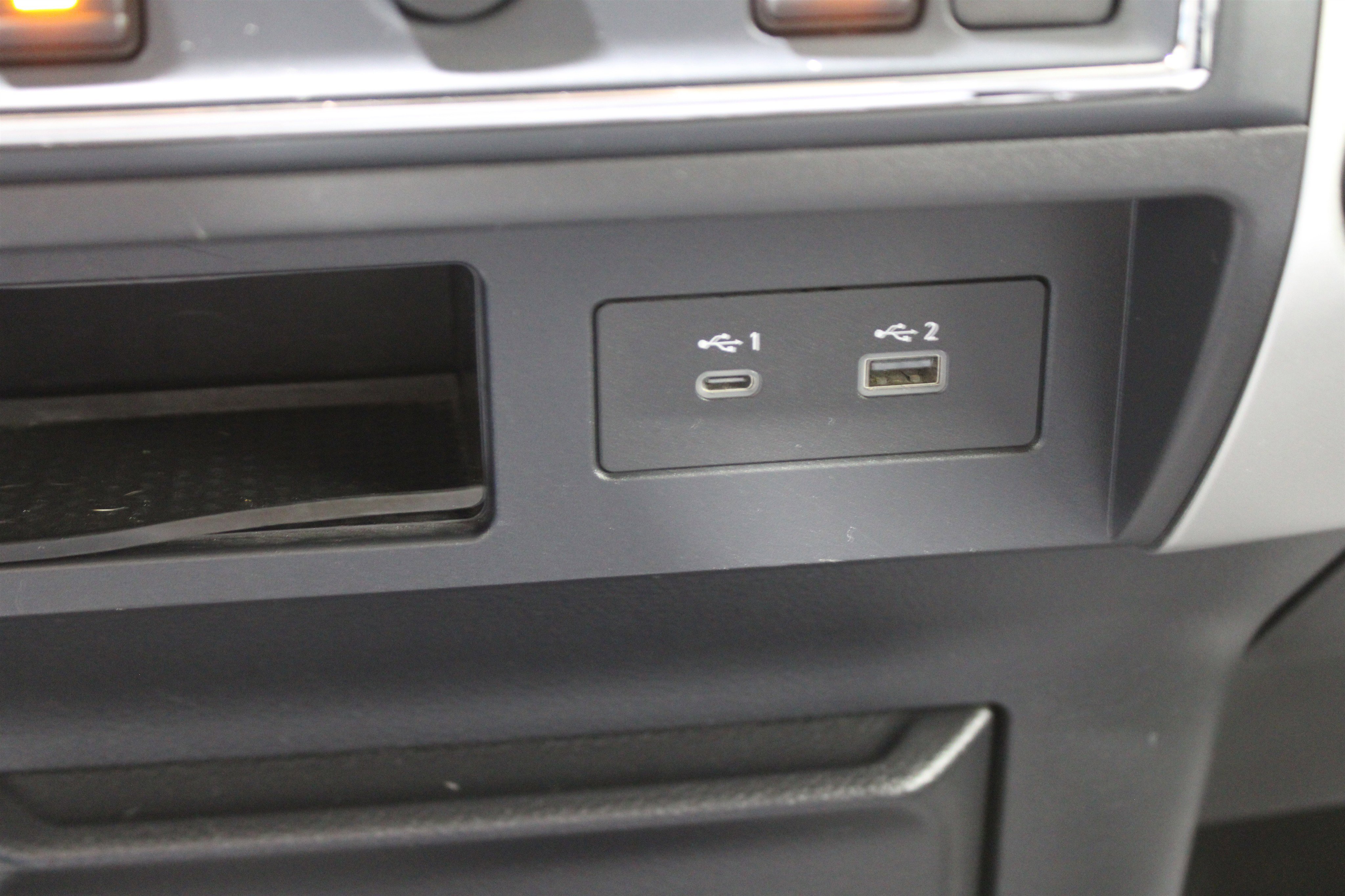 Used 2021 Nissan Titan SV image 17