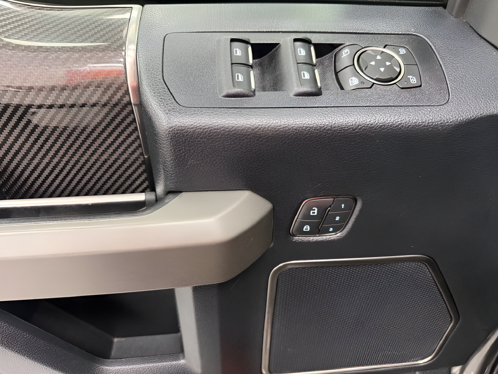 Used 2019 Ford F150 Raptor w/ Equipment Group 802A Luxury AWD/4WD image 11