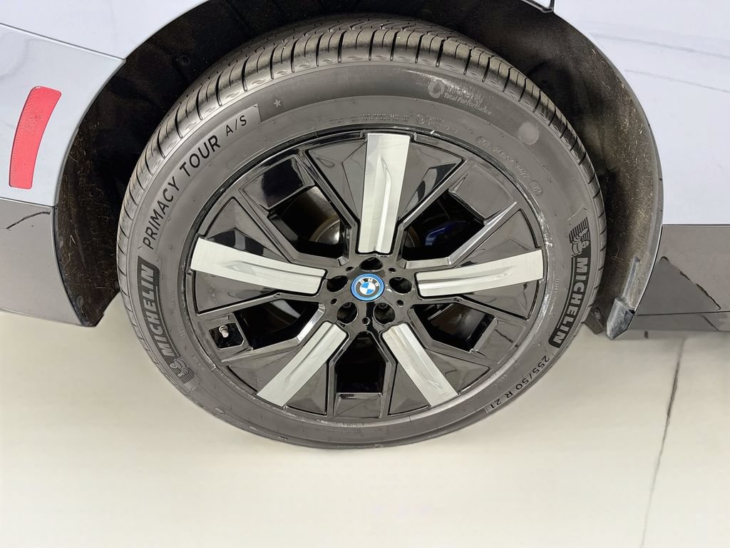 Certified 2024 BMW iX xDrive50 w/ Sport Package AWD/4WD image 31