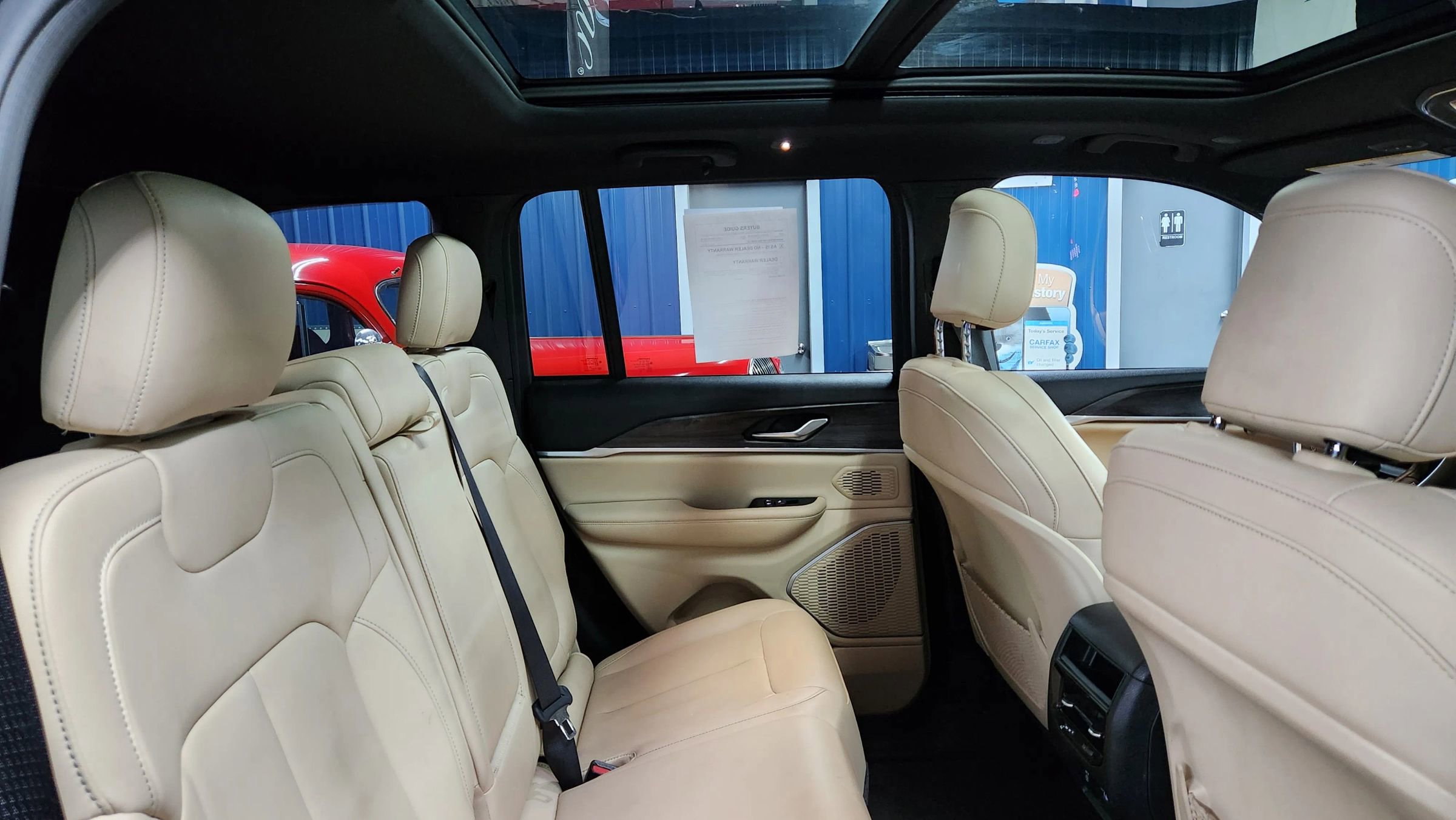 Used 2022 Jeep Grand Cherokee Limited 4xe image 18